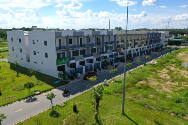 Một dãy nhà phố được xây hoàn thiện