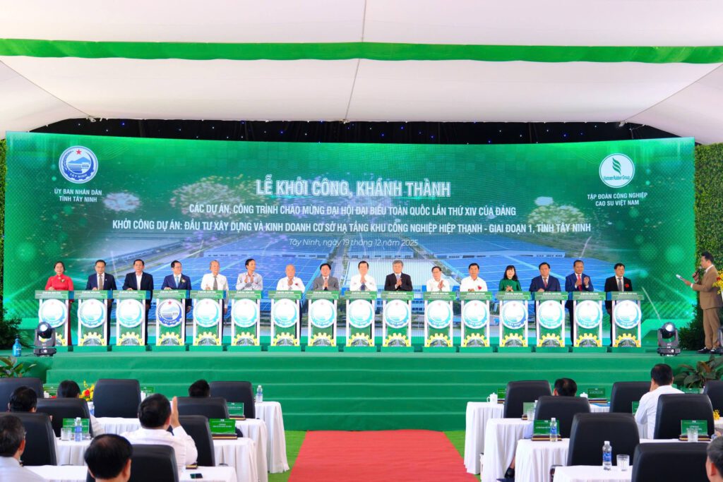 khởi công Khu công nghiệp Hiệp Thạnh